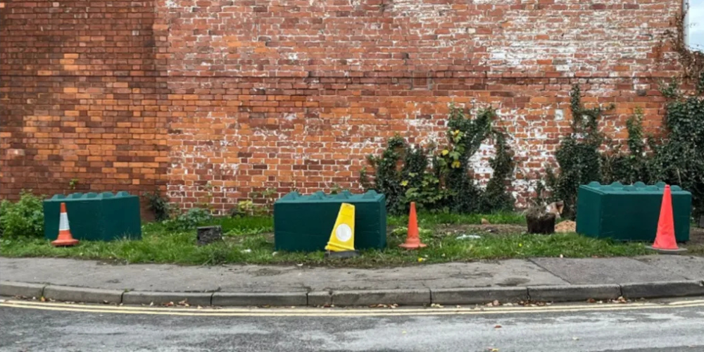 Green Concrete Blocks in Gloucester Get ‘Legoland’ Makeover