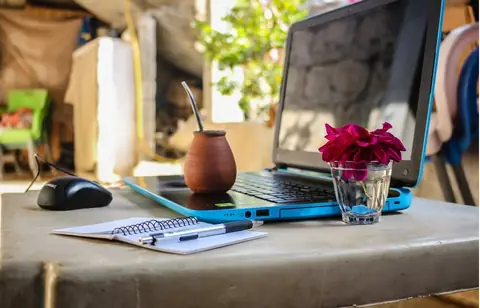 Loving a Digital Nomad – Expectation Vs. Reality