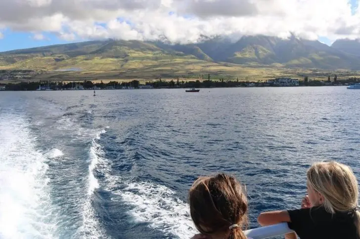 How to travel between islands in Hawaii.