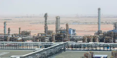 Is UAE Moving Away from Oil to Embrace a More Sustainable Economic Model?
